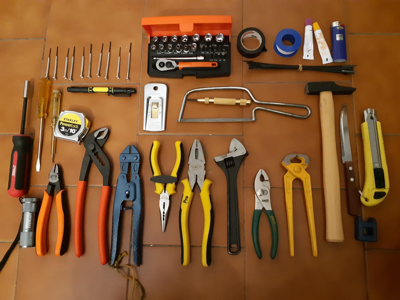 Hand Tools Every Homeowner Should Own